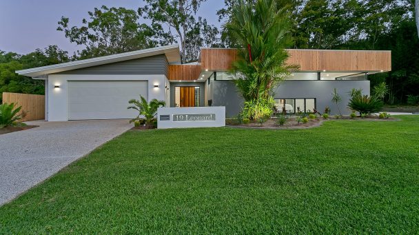 Leonard house design frontage.